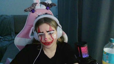 EloisLoncaric live cam on Cam4