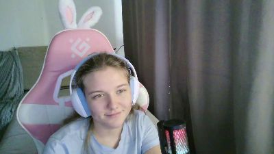 EloisLoncaric live cam on Cam4