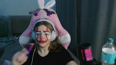 EloisLoncaric live cam on Cam4