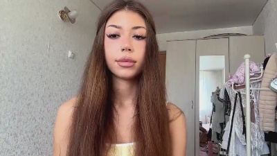 EloisWarring live cam on Cam4