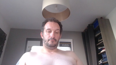 Elpiloto05 live cam on Cam4