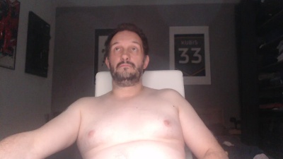 Elpiloto05 live cam on Cam4