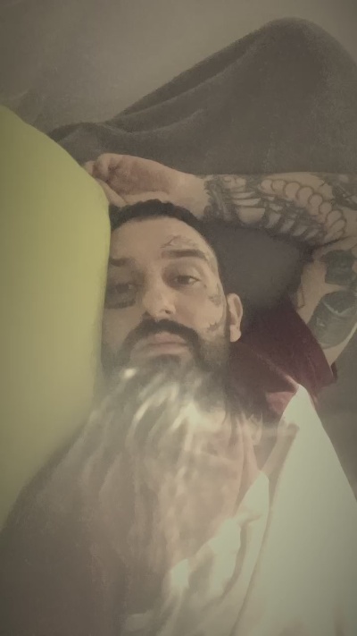Elterrible777 live cam on Cam4