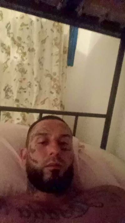 Elterrible777 live cam on Cam4