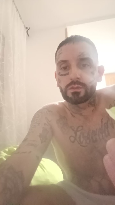Elterrible777 live cam on Cam4