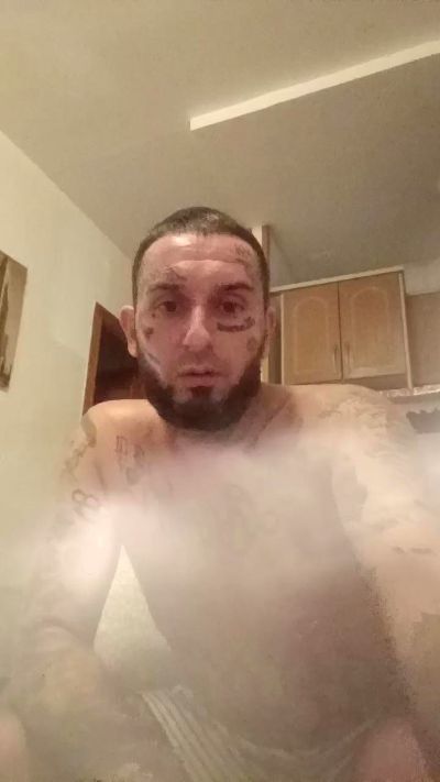 Elterrible777 live cam on Cam4