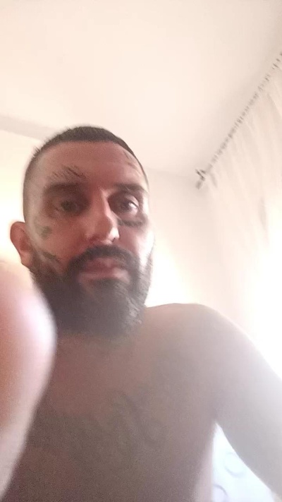 Elterrible777 live cam on Cam4