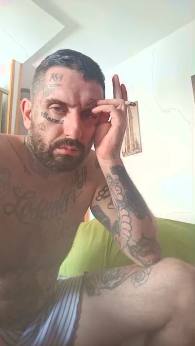 Elterrible777 live cam on Cam4