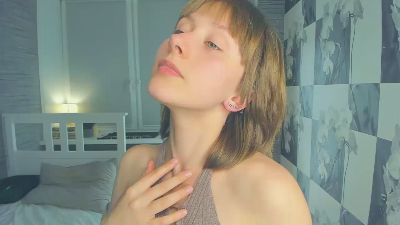 ElvaHakey live cam on Cam4