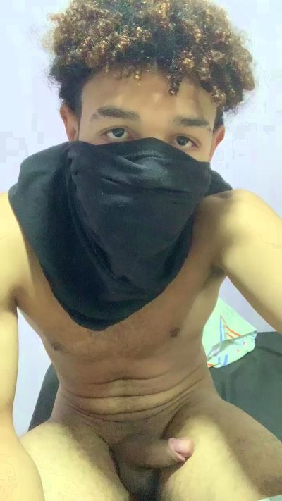 Elvergonn_22 live cam on Cam4
