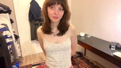 ElviaLarabel live cam on Cam4