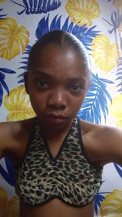 Elvinah live cam on Cam4