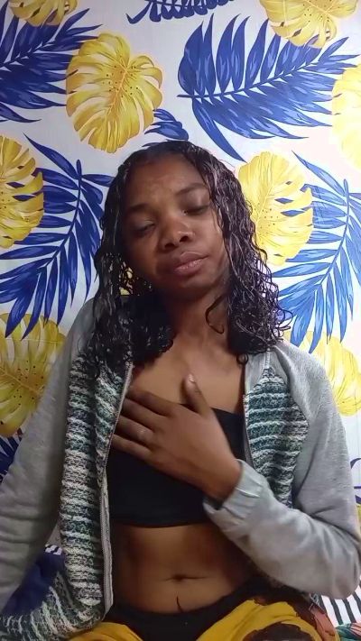 Elvinah live cam on Cam4