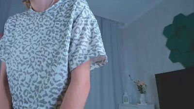 ElviraYorio live cam on Cam4