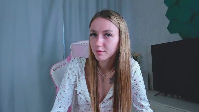 ElviraYorio live cam on Cam4