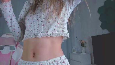 ElviraYorio live cam on Cam4