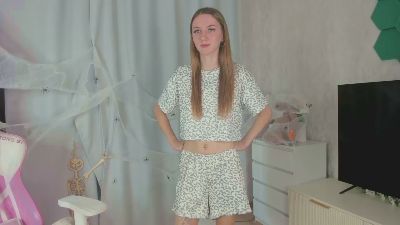 ElviraYorio live cam on Cam4