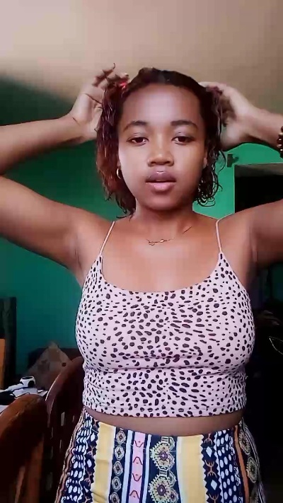 Elysca live cam on Cam4