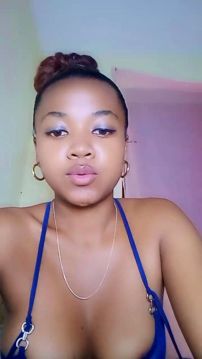 Elysca live cam on Cam4
