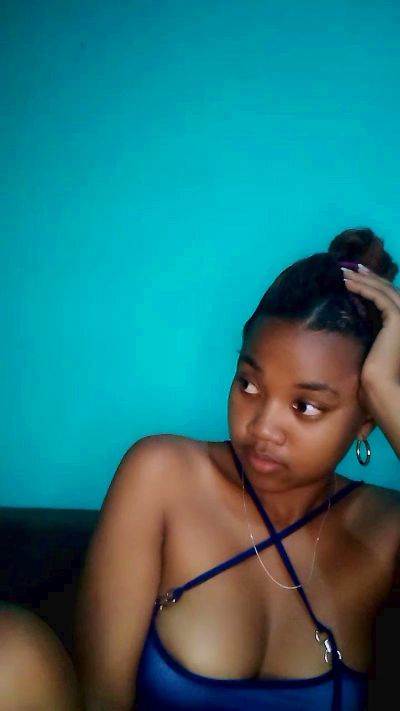 Elysca live cam on Cam4