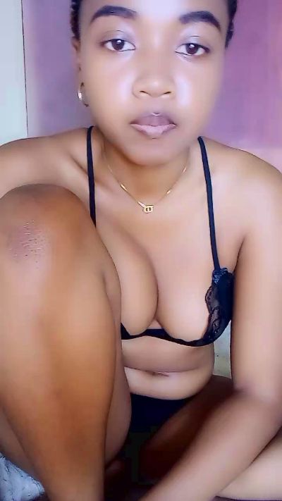 Elysca live cam on Cam4