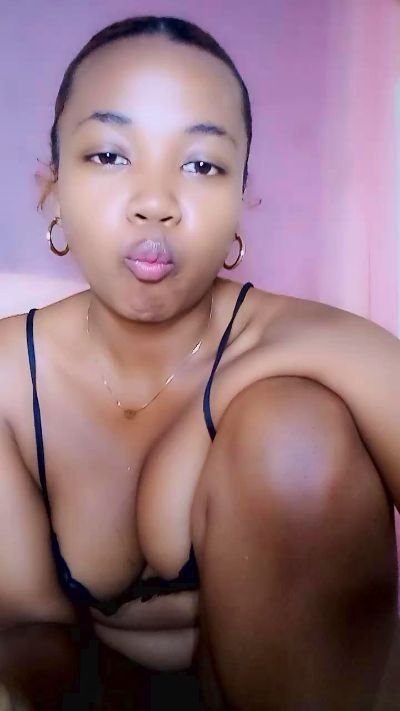 Elysca live cam on Cam4