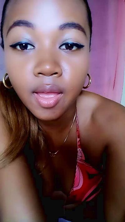 Elysca live cam on Cam4