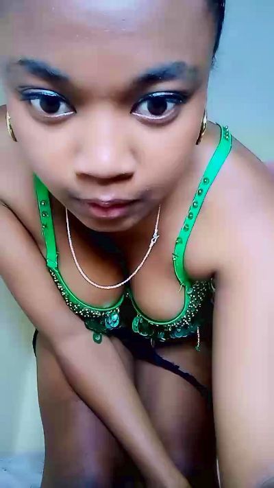 Elysca live cam on Cam4