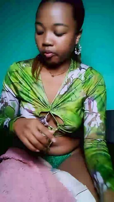 Elysca live cam on Cam4