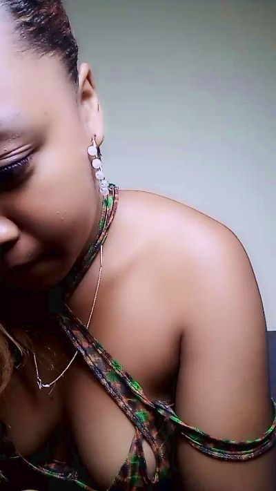 Elysca live cam on Cam4
