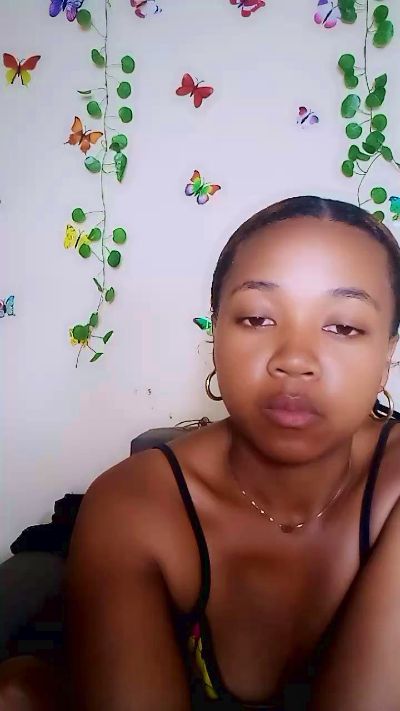 Elysca live cam on Cam4