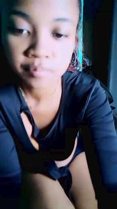 Elysca live cam on Cam4