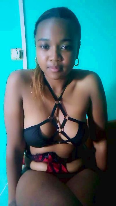Elysca live cam on Cam4