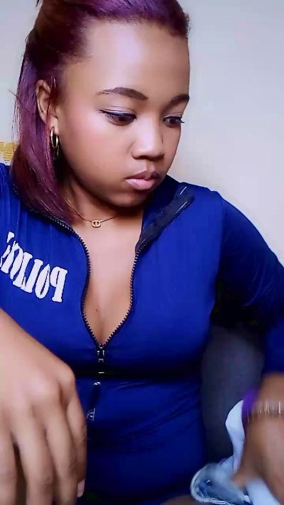 Elysca live cam on Cam4