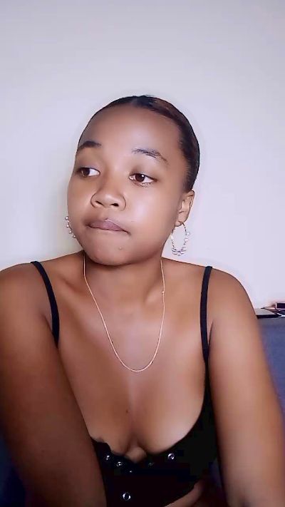 Elysca live cam on Cam4