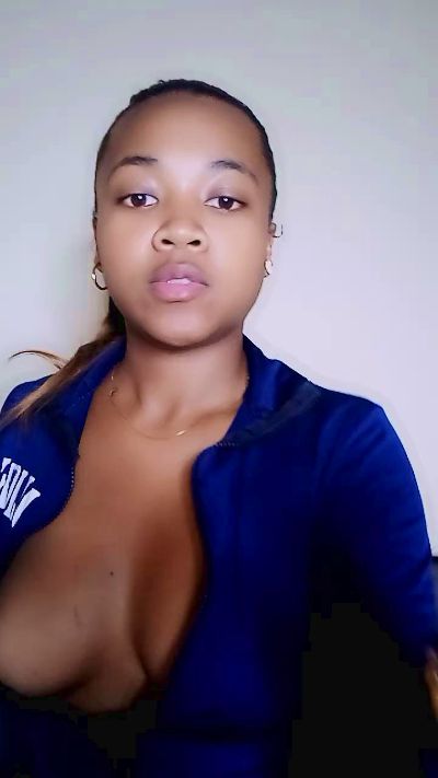 Elysca live cam on Cam4