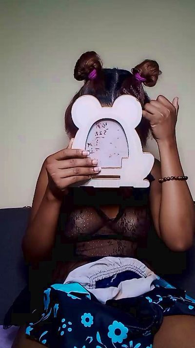 Elysca live cam on Cam4