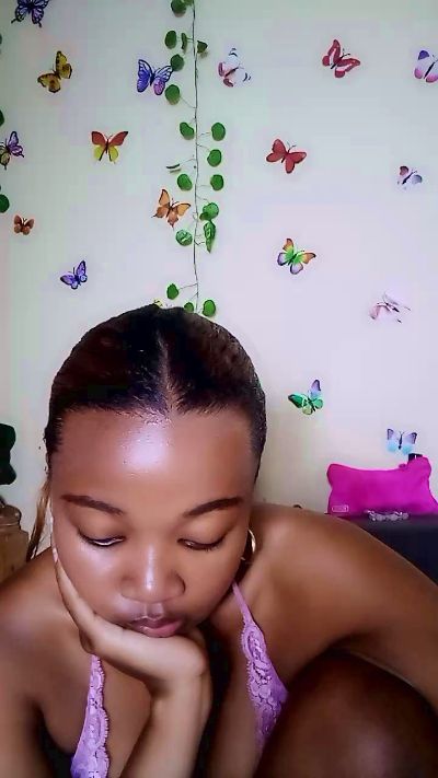Elysca live cam on Cam4
