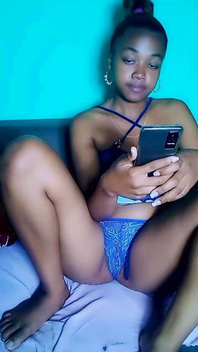 Elysca live cam on Cam4