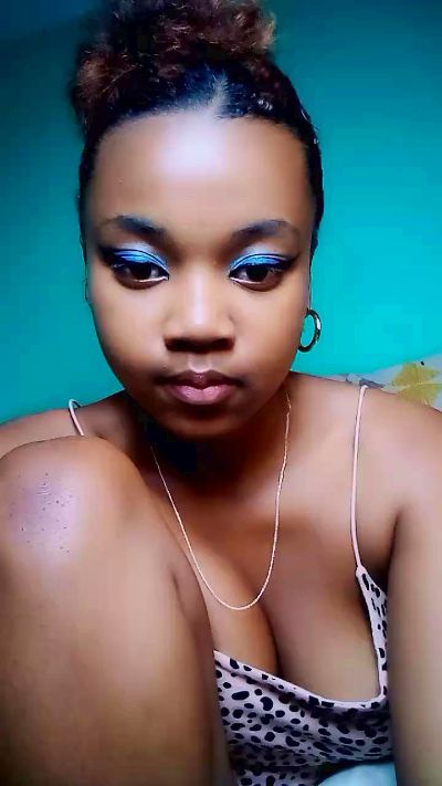 Elysca live cam on Cam4
