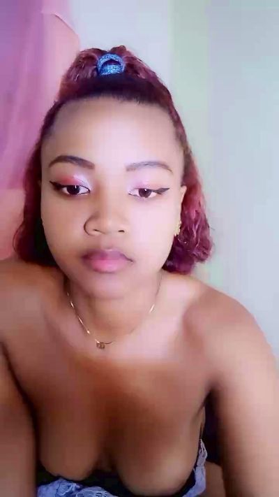 Elysca live cam on Cam4