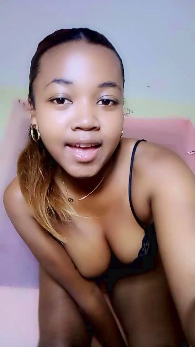 Elysca live cam on Cam4