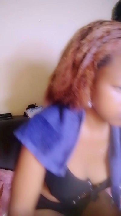 Elysca live cam on Cam4