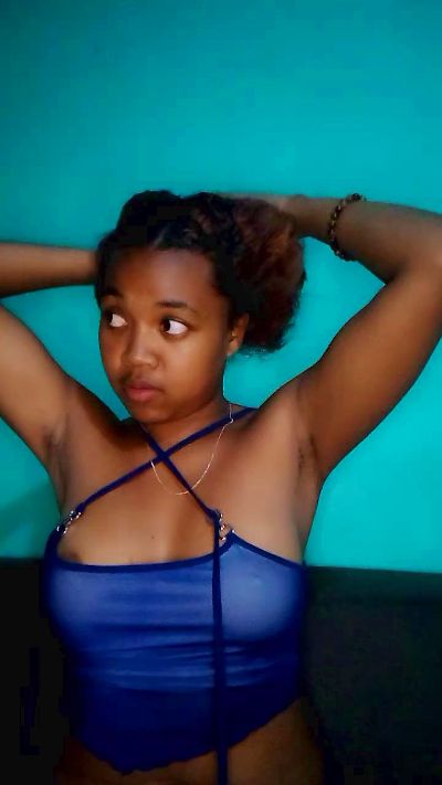 Elysca live cam on Cam4