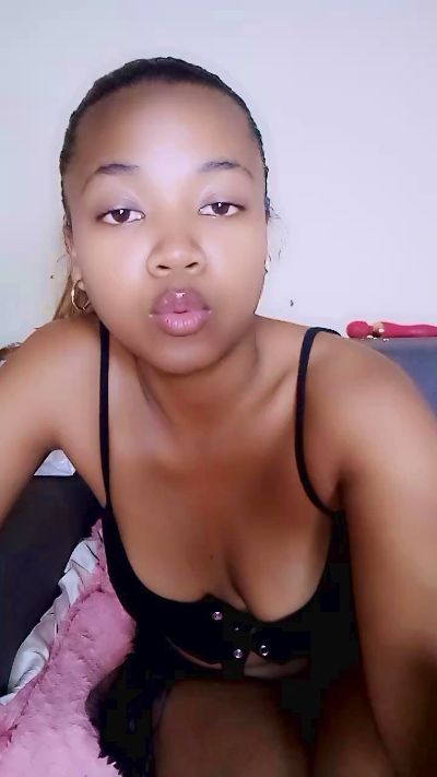 Elysca live cam on Cam4