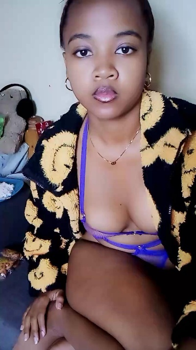 Elysca live cam on Cam4