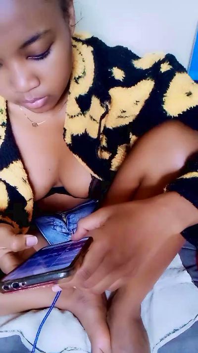 Elysca live cam on Cam4