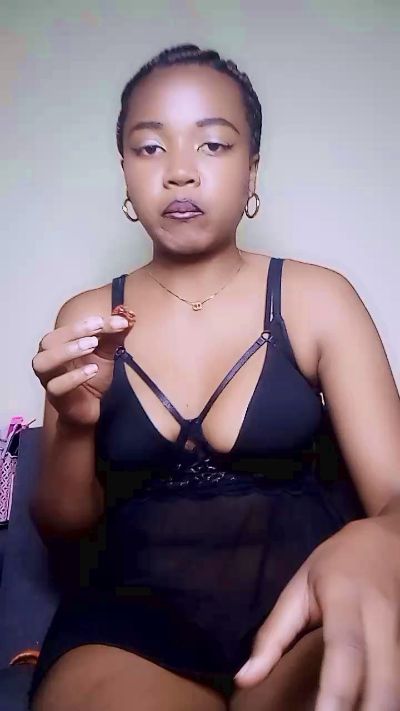 Elysca live cam on Cam4