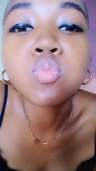 Elysca live cam on Cam4