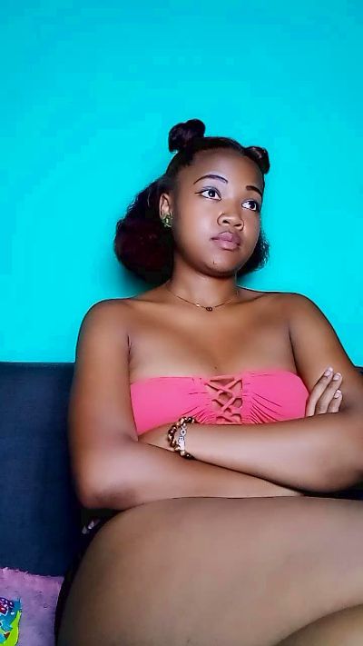 Elysca live cam on Cam4